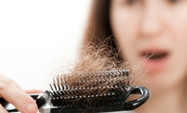ریزش مو در زنان و اثر آن بر زندگی