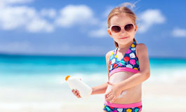 میزان مصرف ضد آفتاب برای کودکان